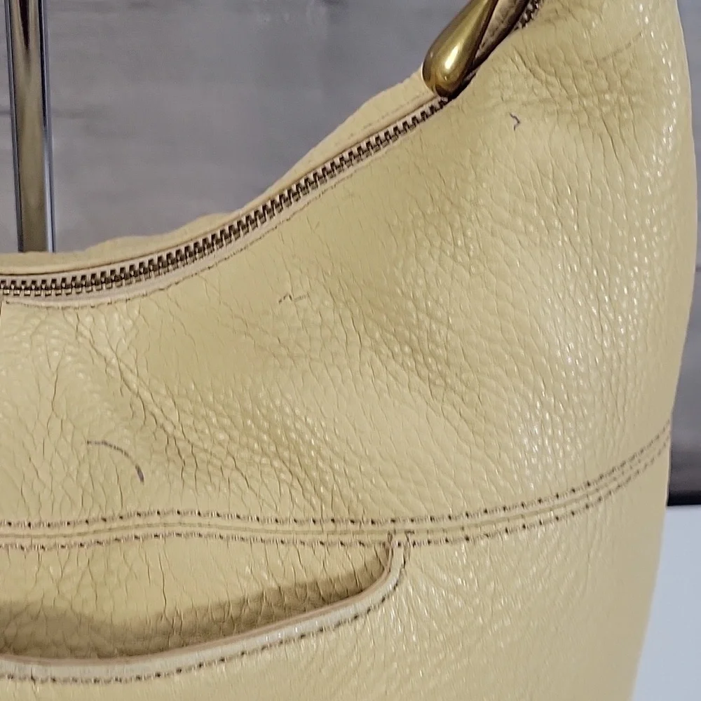 Hobo Cream Pebble Leather Hobo Shoulder Bag